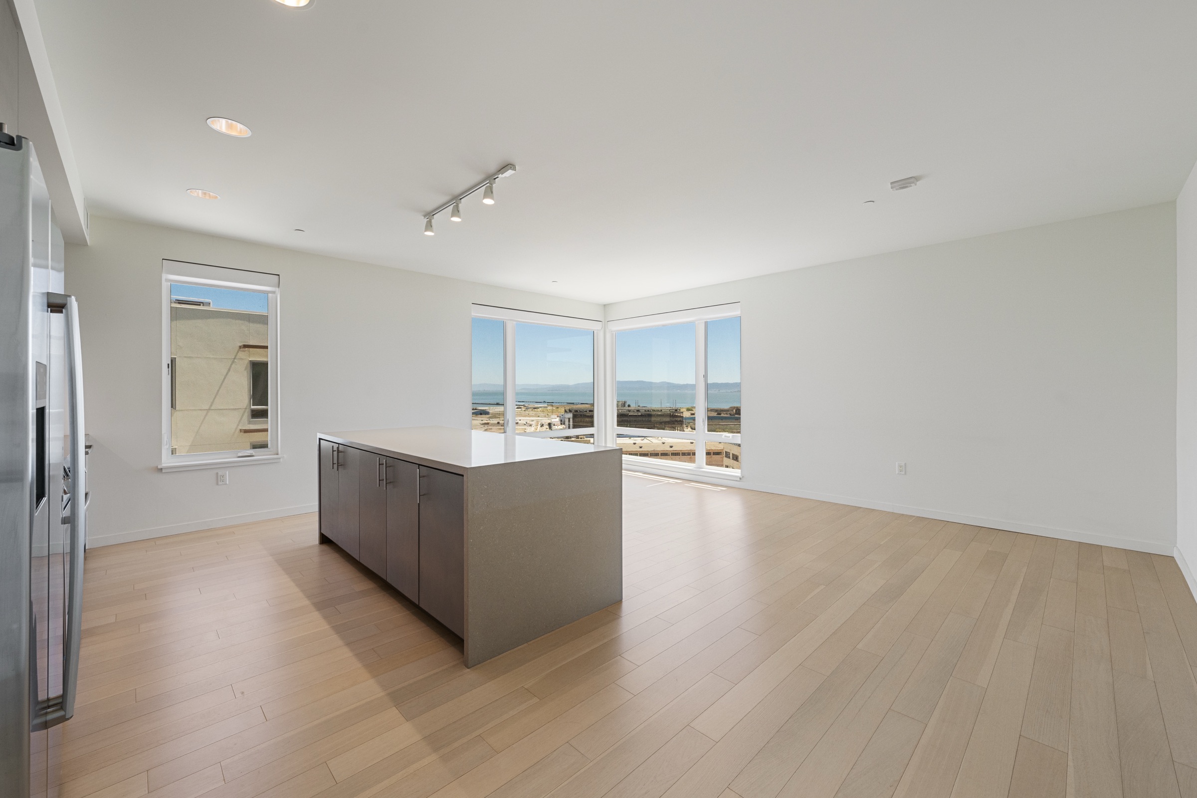 51 Innes Court #401 photo 2